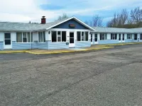 Highland Motel Hotels near Worlds Largest Fiddle