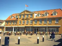 Løkken Badehotel Apartments Отели в г. Pandrup