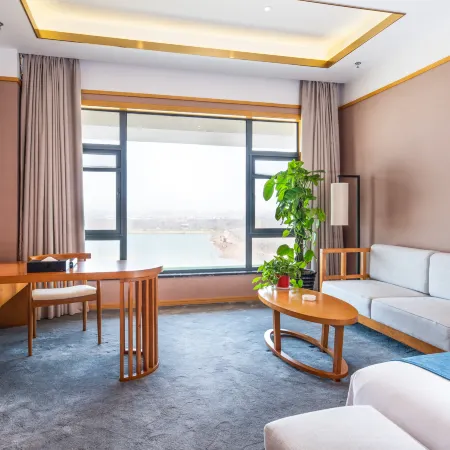 East Lack Bay Hotel