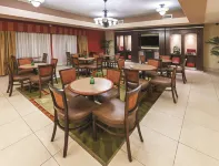La Quinta Inn & Suites by Wyndham Port Arthur - breakfast