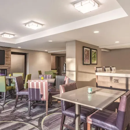La Quinta Inn & Suites by Wyndham Columbia / Fort Meade