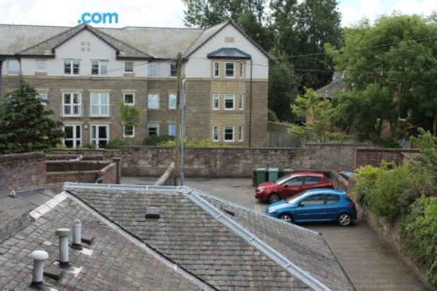 Riverside Apartment - Housity
