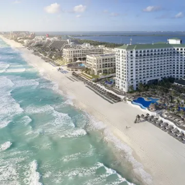 JW Marriott Cancun Resort & Spa Hotels near Mayan Museum