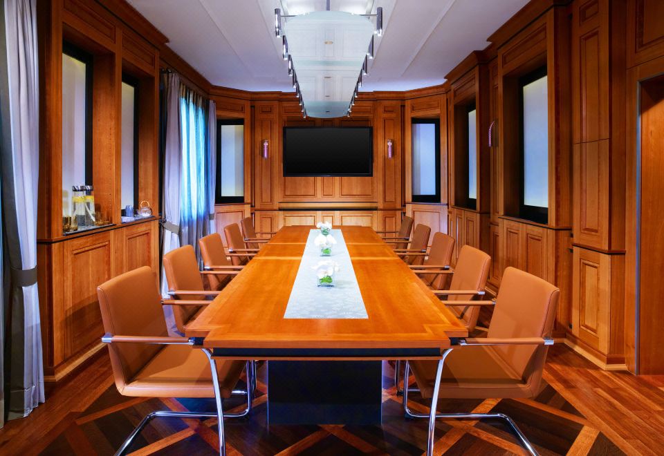 1. 더 웨스틴 그랜..