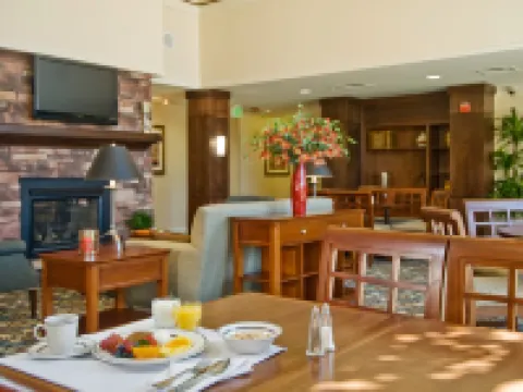 ステイブリッジ スイーツ パームデール by IHG パームデールのホテル