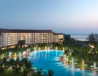 Vinpearl Resort & Spa Phu Quoc Hotel dekat Starfish Beach