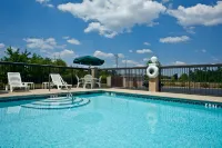 Holiday Inn Express & Suites Milton East I-10