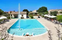 Artemisia Resort فنادق في كوميزو