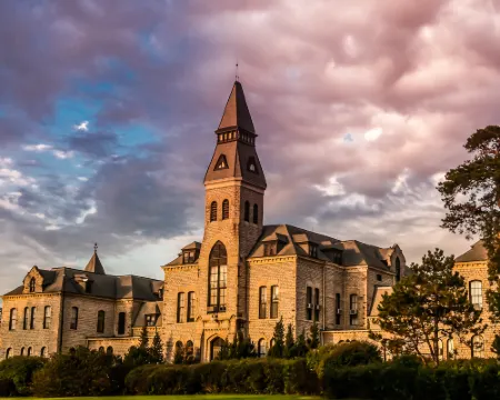 Holiday Inn MANHATTAN AT THE CAMPUS by IHG Hoteles en Manhattan