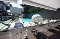 Holiday Inn DIJON by IHG - piscina