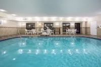 Holiday Inn Express & Suites FT. COLLINS by IHG - Pools