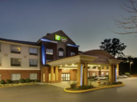 Holiday Inn Express & Suites LAUREL by IHG Hotels in Jones County