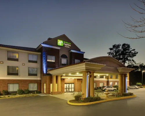 Holiday Inn Express & Suites LAUREL by IHG Hotels in Laurel