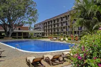 Irazú Hotel & Studios - piscine