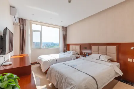 Ruifeng Business Hotel Отели рядом с достопримечательностью «Jianchang Ancient City, Liaoning»