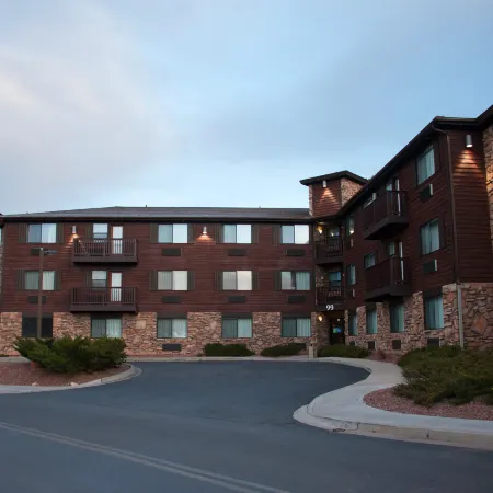Grand Canyon Hotel & Suites