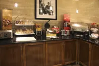 Hampton Inn Richmond-North/Ashland - breakfast