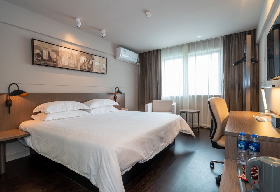 뉴 이스트 아시아 호텔의 뷔페식 조식 모습