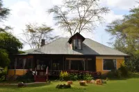 Ole Itiko Cottages