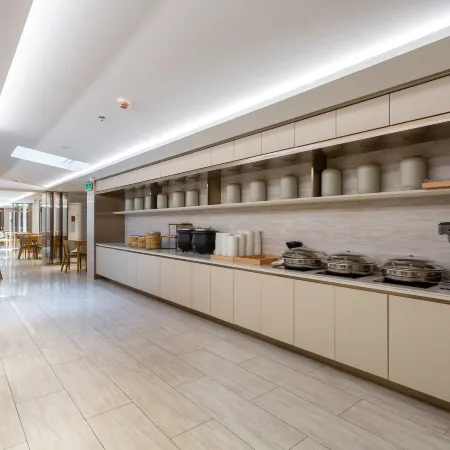 JI Hotel (Beijing Xidan) Отели рядом с достопримечательностью «Станция метро Xidan»