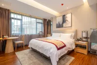 Aile Holiday Hotel - شرفة