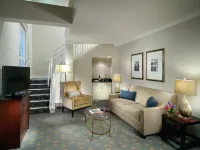 The Riverfront Hotel New Orleans โรงแรมใกล้Ogden Museum of Southern Art