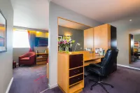 Holiday Inn Aberdeen - West Отели в г. 