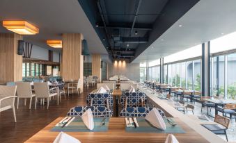 Centara Life Government Complex Hotel & Convention Centre