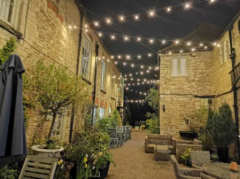 泰特伯里奧多姆旅館