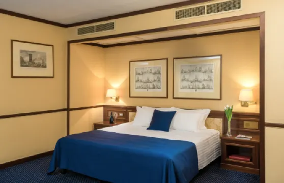 Leonardo Hotel Milan City Center Отели рядом с достопримечательностью «Кастелло Сфорцеско»