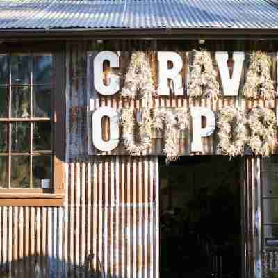 Caravan Outpost Hotel Exterior