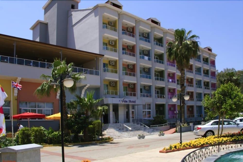 Vela Hotel