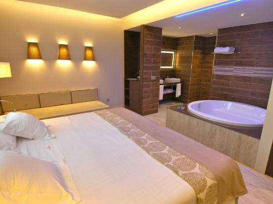 Felix Hotel Room Reviews Photos Valls 2021 Deals Price Trip Com