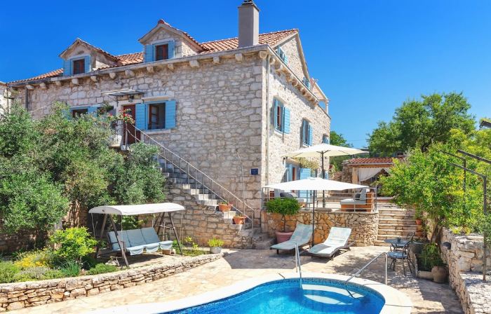 Villa Vicina - Historic Stone Villa with Pool & Sea Views I Milna