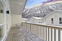 Tromsø Lodge & Camping - Bergblick