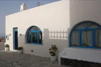 Mr & MRS White Santorini