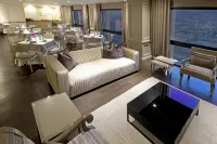 Crowne Plaza Monterrey Hotels in Монтерей
