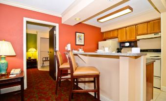 Holiday Inn Express & Suites Shreveport - Downtown