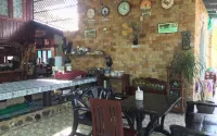 RuenNamyen Resort Amphawa فنادق في مويانغ ساموت سونكرام