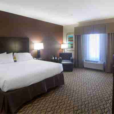 Holiday Inn Express & Suites Elk City Rooms