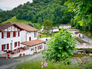 Logis Hôtel Andreinia & Cabanes