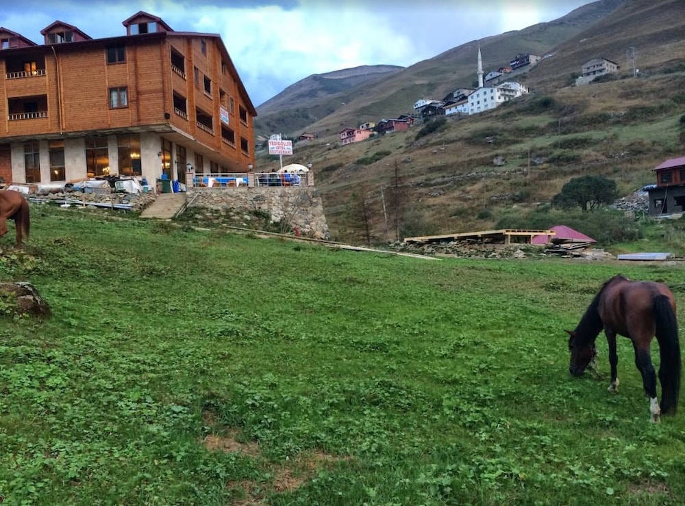 Yedigoller Hotel & Restaurant
