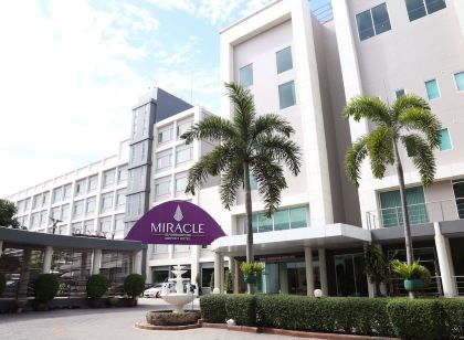 โรงแรม มิราเคิล สุวรรณภูมิ แอร์พอร์ต Miracle Suvarnabhumi Airport Hotel