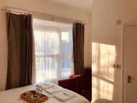 Old Victory House Homestay Hotels in Portsmouth