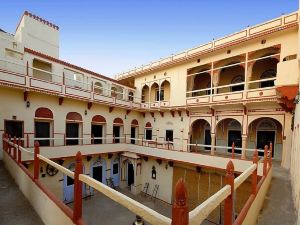 Pachewar Garh Fort Hotel