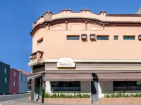 Hotel Urban Hotels near Playground do Ceret