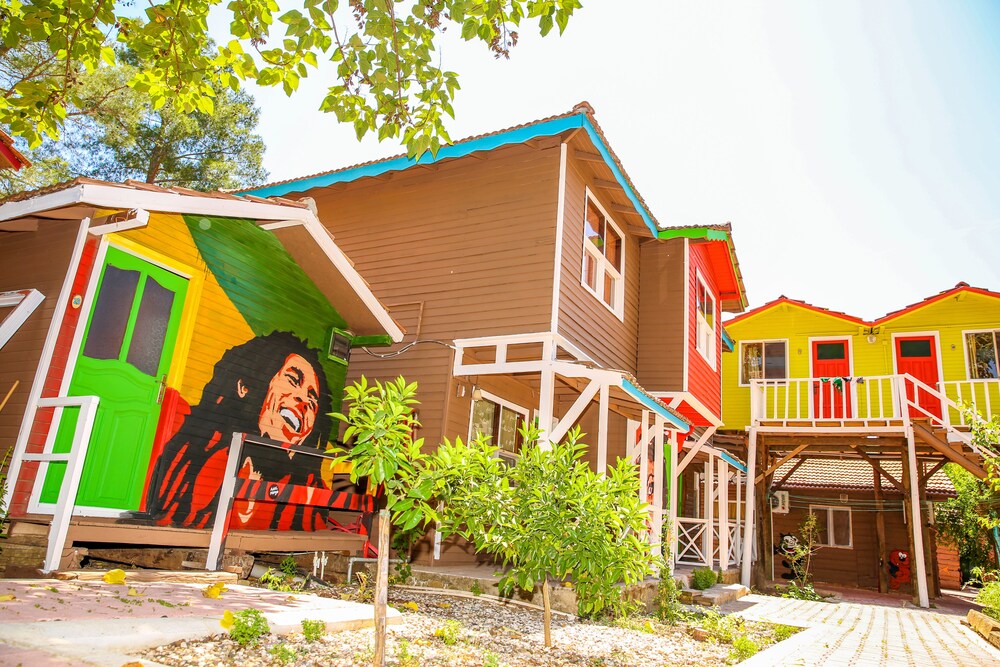 Olimpos Salinas Wooden Houses