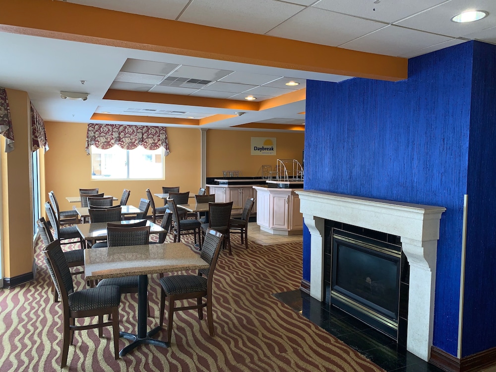 Days Inn & Suites by Wyndham Albany