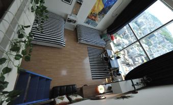 Hongdae Guesthouse 1Min from Hongik Uni Station Exit #1