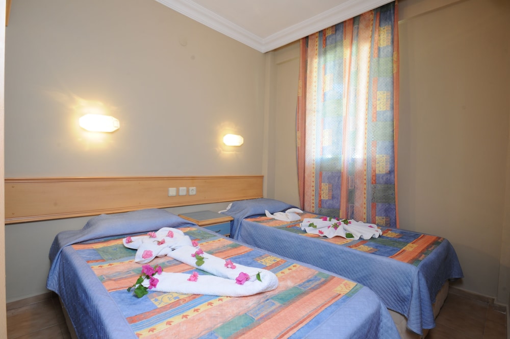 Selen Hotel Icmeler